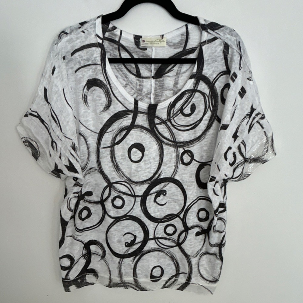Impulse California Women's Sequin Geometric Knit Short Sleeve Top White Black